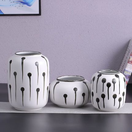 Black Tadpole Animol Large Round Mushroom Jingdezhen Ceramic Vase Jar For Fresh Flower