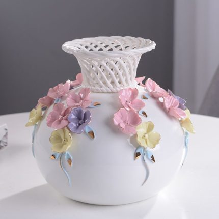 Hand Knit Artificial Flower White Round European Style Creative Ceramic Vase For Dining Table