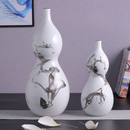 Jingdezhen Zen Chinese Ink Painting White Gourd Vase For Showroom Tea Table