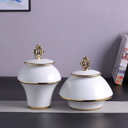 Modern White And Gilded Cover Large Jingdezhen Ceramic Dry Flower Vase For Hotel Table
